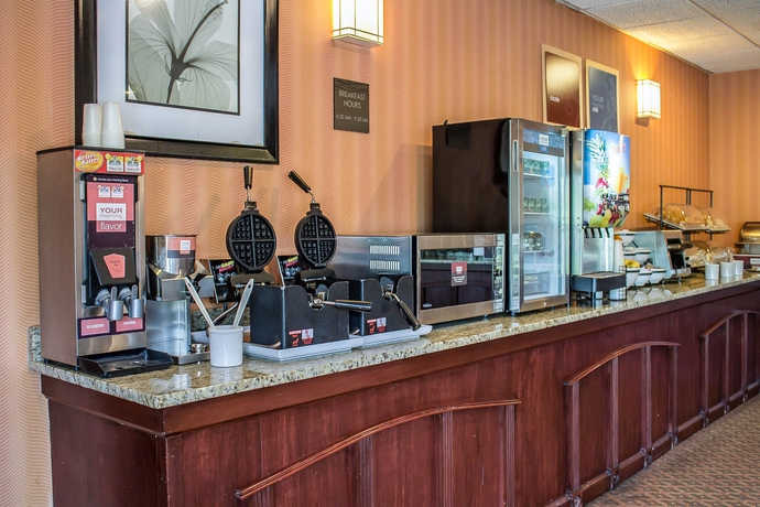 Imagen del bar/restaurante del Hotel Howard Johnson by Wyndham Columbus State Fairgrounds I-71. Foto 4