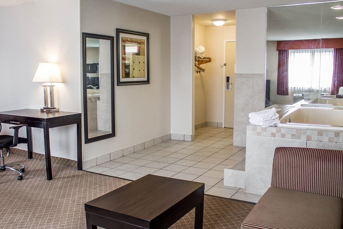 Imagen de los interiores del Hotel Howard Johnson by Wyndham Columbus State Fairgrounds I-71. Foto 14