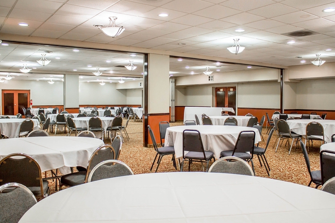 Imagen de los interiores del Hotel Howard Johnson by Wyndham Columbus State Fairgrounds I-71. Foto 15