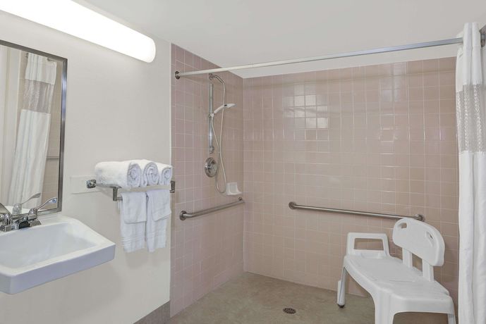 Imagen de la habitación del Hotel Howard Johnson by Wyndham Ft. Myers. Foto 5