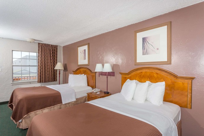 Imagen de la habitación del Hotel Howard Johnson by Wyndham Ft. Myers. Foto 6