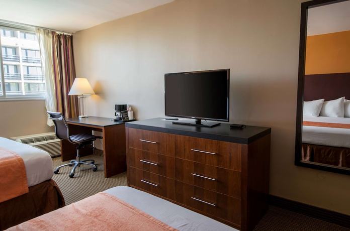 Imagen de la habitación del Hotel Howard Johnson by Wyndham Fullerton Anaheim Conference. Foto 5