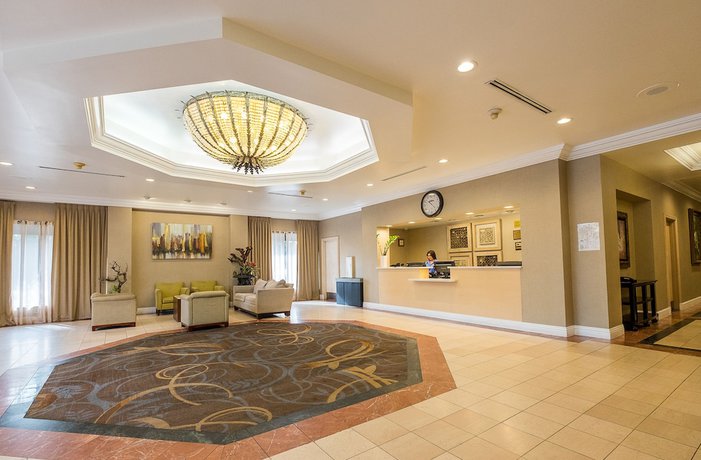Imagen de los interiores del Hotel Howard Johnson by Wyndham Fullerton Anaheim Conference. Foto 9