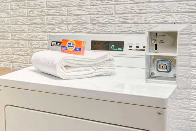 Imagen de los interiores del Hotel Howard Johnson by Wyndham Galloway Atlantic City Area. Foto 18