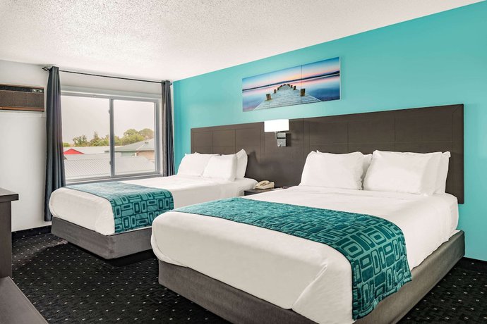 Imagen de la habitación del Hotel Howard Johnson by Wyndham Gananoque. Foto 8