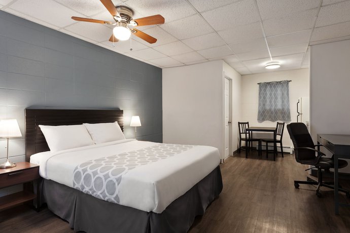 Imagen de la habitación del Hotel Howard Johnson by Wyndham Grande Prairie. Foto 5