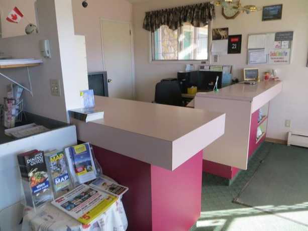 Imagen de los interiores del Hotel Howard Johnson by Wyndham Hinton. Foto 17