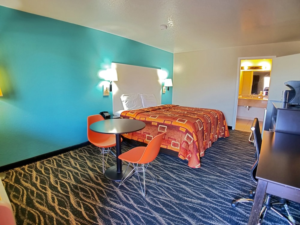 Imagen de la habitación del Hotel Howard Johnson by Wyndham Houston Hobby Airport. Foto 4