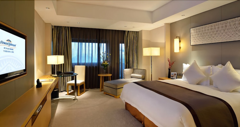 Imagen de la habitación del Hotel Howard Johnson by Wyndham IFC Plaza Ningbo. Foto 9