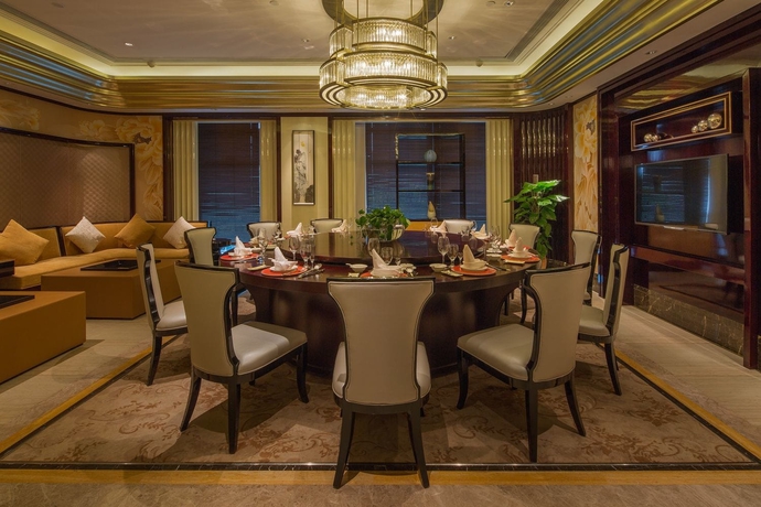Imagen del bar/restaurante del Hotel Howard Johnson by Wyndham Jinyi Hotel Chongqing. Foto 8