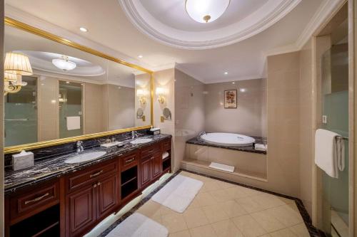 Imagen de la habitación del Hotel Howard Johnson by Wyndham Junhe Hot Springs Resort Beijing. Foto 18