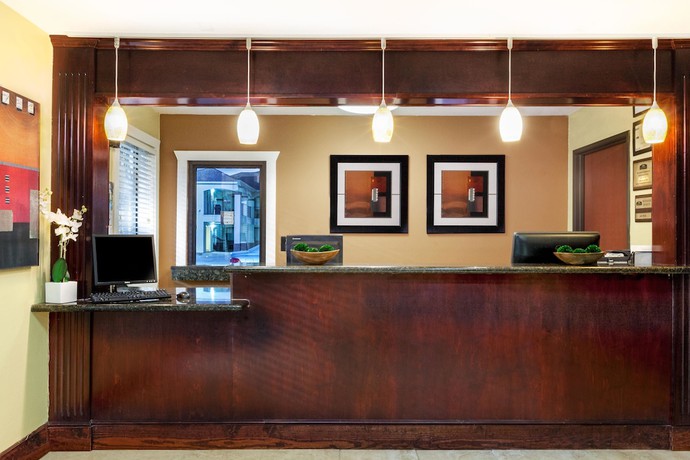 Imagen de los interiores del Hotel Howard Johnson by Wyndham Lafayette. Foto 10