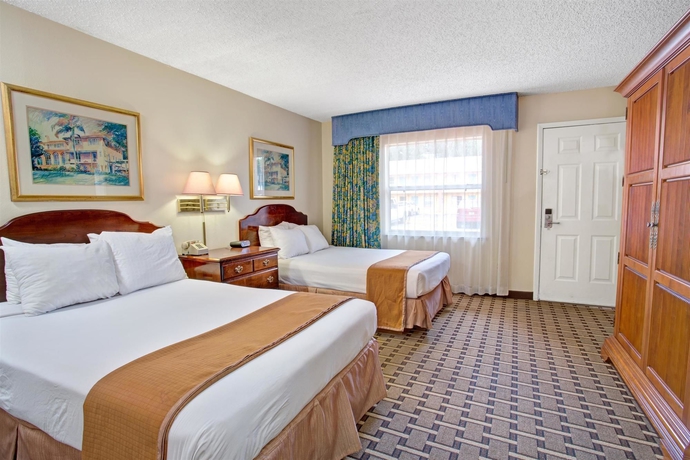 Imagen de la habitación del Hotel Howard Johnson by Wyndham Lake Front Park Kissimmee. Foto 5