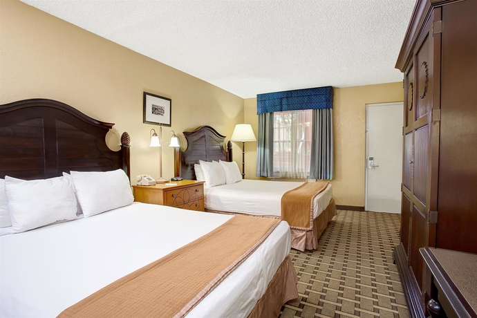 Imagen de la habitación del Hotel Howard Johnson by Wyndham Lake Front Park Kissimmee. Foto 12