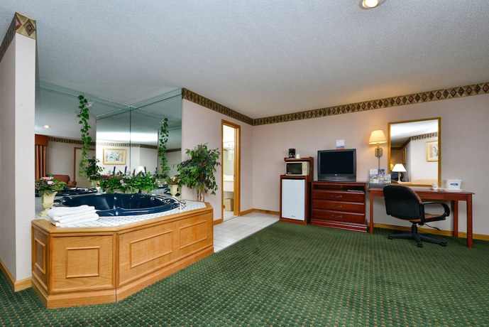 Imagen de la habitación del Hotel Howard Johnson by Wyndham Lenox. Foto 6