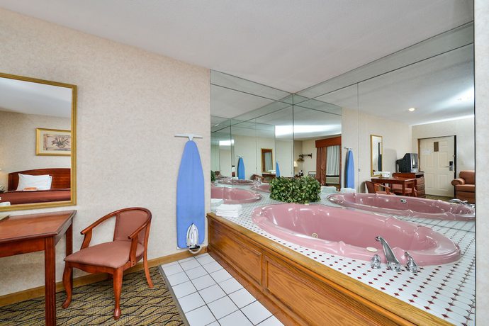Imagen de la habitación del Hotel Howard Johnson by Wyndham Lenox. Foto 9