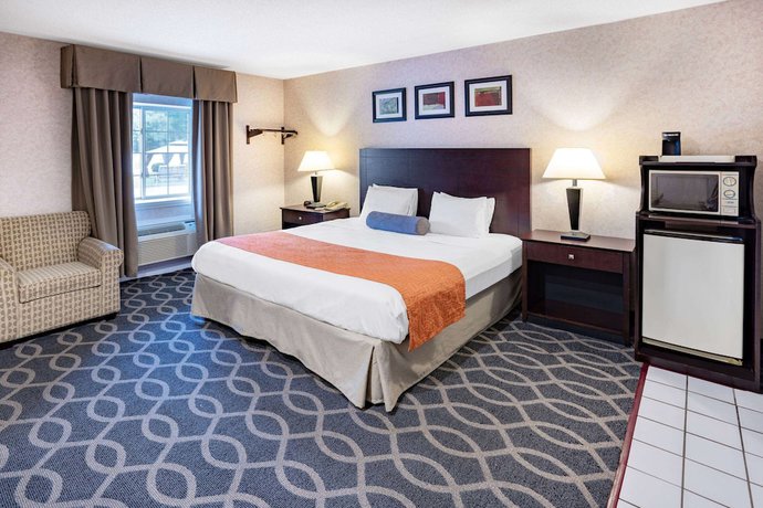 Imagen de la habitación del Hotel Howard Johnson by Wyndham Lenox. Foto 11