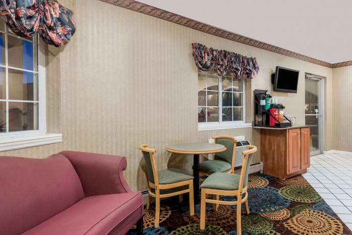 Imagen de los interiores del Hotel Howard Johnson by Wyndham Lenox. Foto 20
