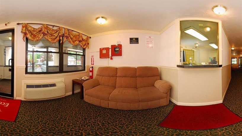 Imagen de los interiores del Hotel Howard Johnson by Wyndham Malden Boston Area. Foto 11