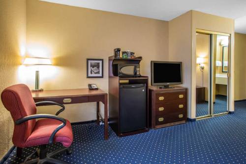 Imagen de la habitación del Hotel Howard Johnson by Wyndham Merrillville. Foto 9