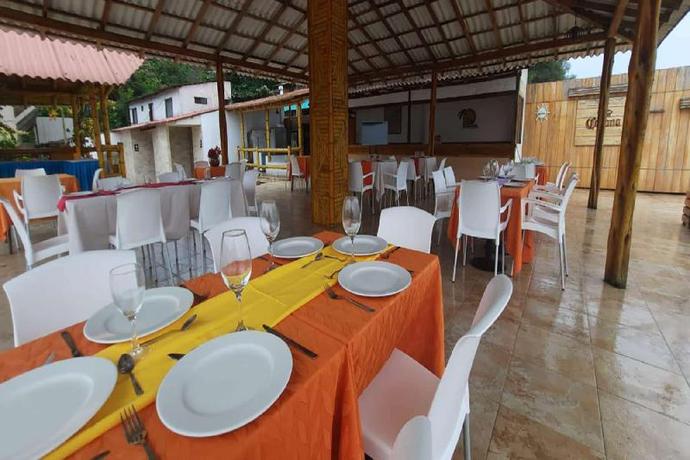 Imagen del bar/restaurante del Hotel Howard Johnson by Wyndham Montanita. Foto 7