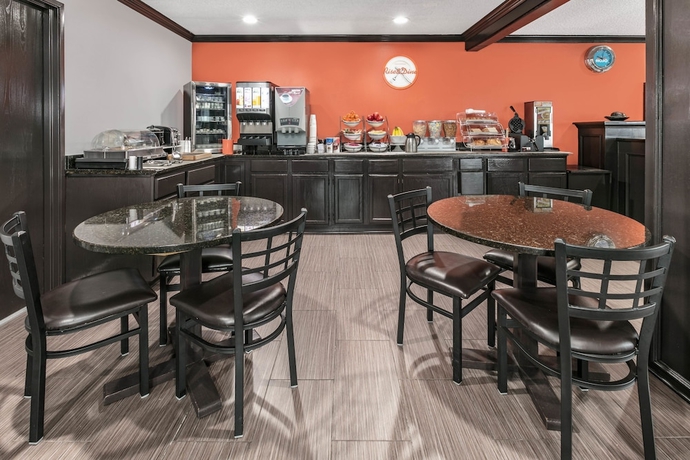 Imagen del bar/restaurante del Hotel Howard Johnson by Wyndham New Braunfels. Foto 4