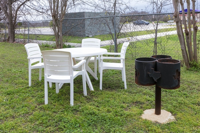 Imagen de los exteriores del Hotel Howard Johnson by Wyndham New Braunfels. Foto 13