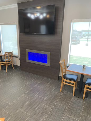 Imagen de los interiores del Hotel Howard Johnson by Wyndham Oklahoma City Airport/ Fairgrounds. Foto 13