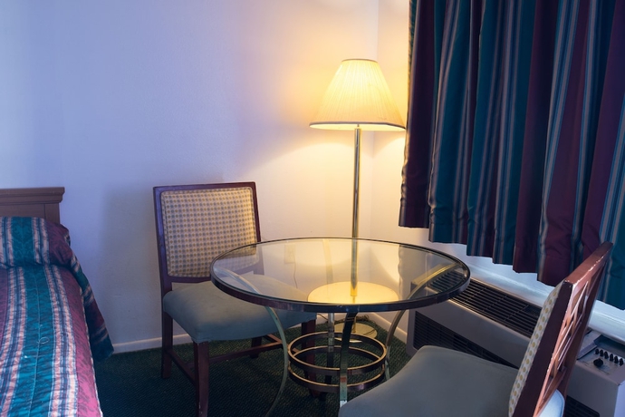 Imagen de la habitación del Hotel Howard Johnson by Wyndham Orlando Lake Buena Vista South. Foto 6