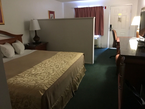 Imagen de la habitación del Hotel Howard Johnson by Wyndham Orlando Lake Buena Vista South. Foto 12