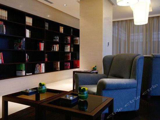 Imagen general del Hotel Howard Johnson by Wyndham Parkland Hotel Dalian. Foto 2