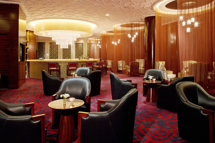 Imagen del bar/restaurante del Hotel Howard Johnson by Wyndham Parkview Plaza Erdos. Foto 5