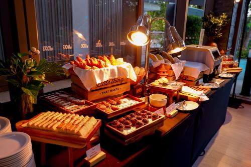 Imagen del bar/restaurante del Hotel Howard Johnson by Wyndham Pattaya JC. Foto 6