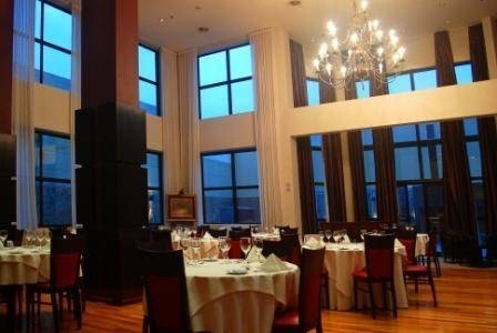 Imagen del bar/restaurante del Hotel Howard Johnson by Wyndham Plaza Jujuy. Foto 8