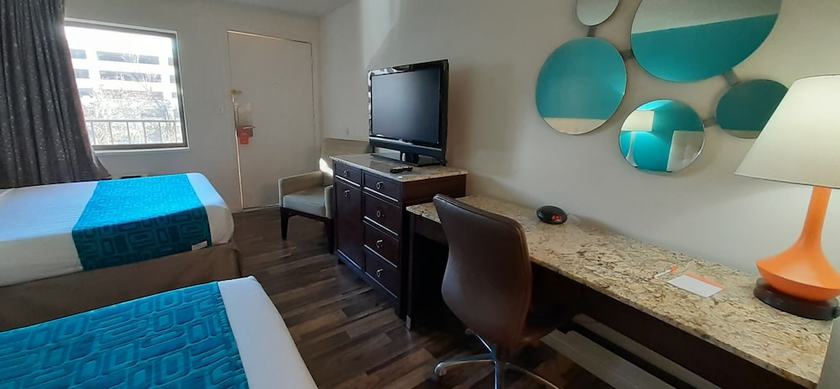Imagen de la habitación del Hotel Howard Johnson by Wyndham Reno Downtown. Foto 4