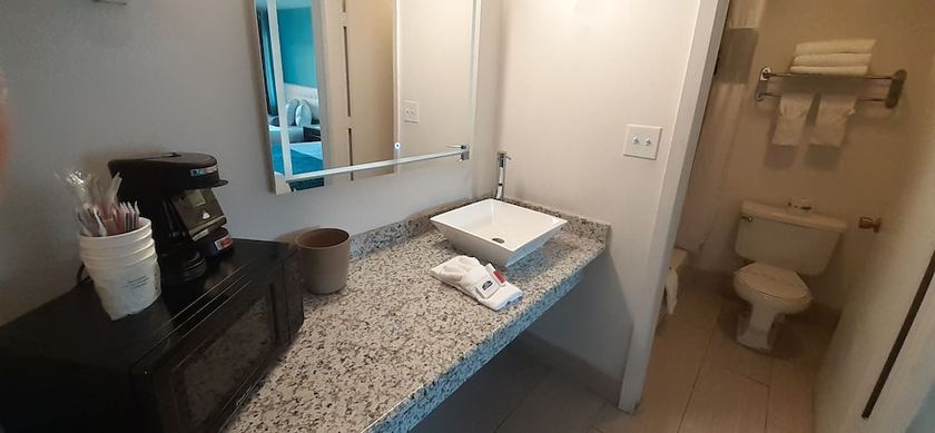 Imagen de la habitación del Hotel Howard Johnson by Wyndham Reno Downtown. Foto 9