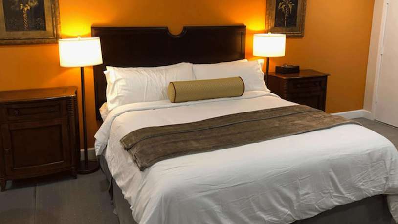Imagen de la habitación del Hotel Howard Johnson by Wyndham Ridgecrest, CA. Foto 5