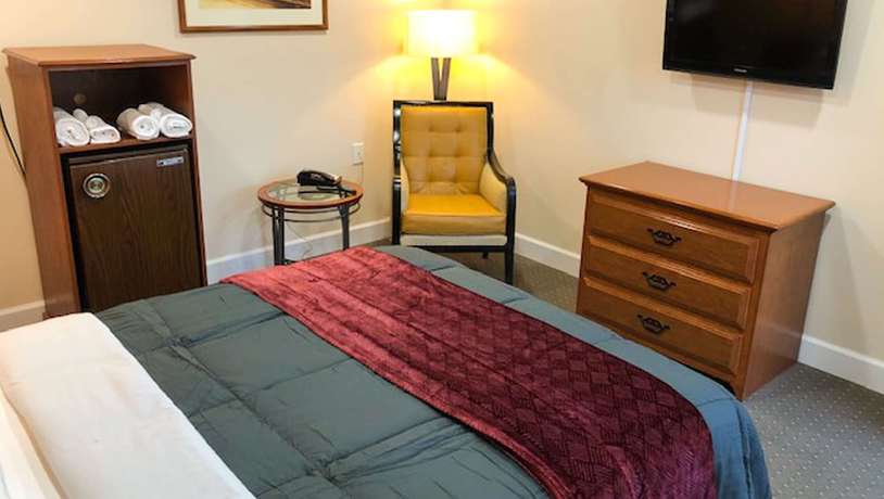 Imagen de la habitación del Hotel Howard Johnson by Wyndham Ridgecrest, CA. Foto 13