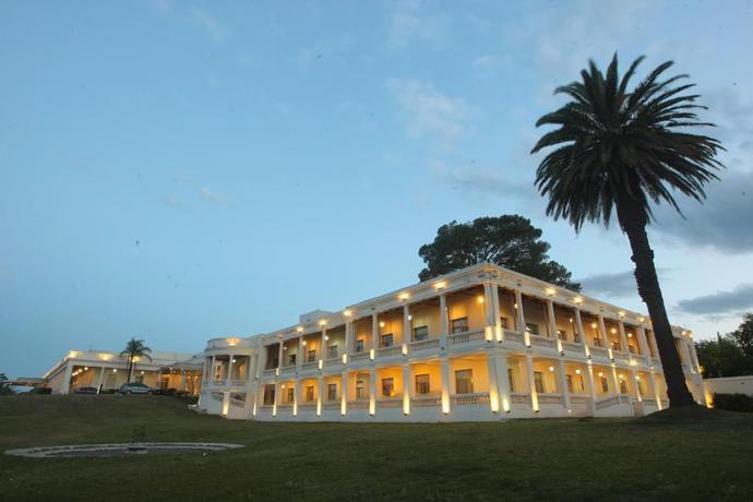 Imagen general del Hotel Howard Johnson by Wyndham Sierras Hotel and Casino. Foto 3