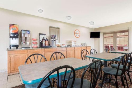 Imagen general del Hotel Howard Johnson by Wyndham Springfield. Foto 1