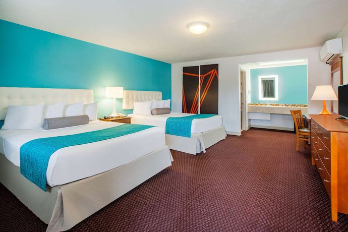 Imagen de la habitación del Hotel Howard Johnson by Wyndham Traverse City. Foto 4