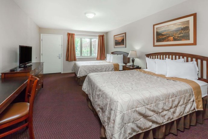 Imagen de la habitación del Hotel Howard Johnson by Wyndham Traverse City. Foto 11