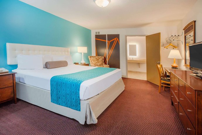 Imagen de la habitación del Hotel Howard Johnson by Wyndham Traverse City. Foto 13