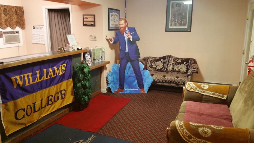 Imagen de los interiores del Hotel Howard Johnson by Wyndham Williamstown. Foto 18