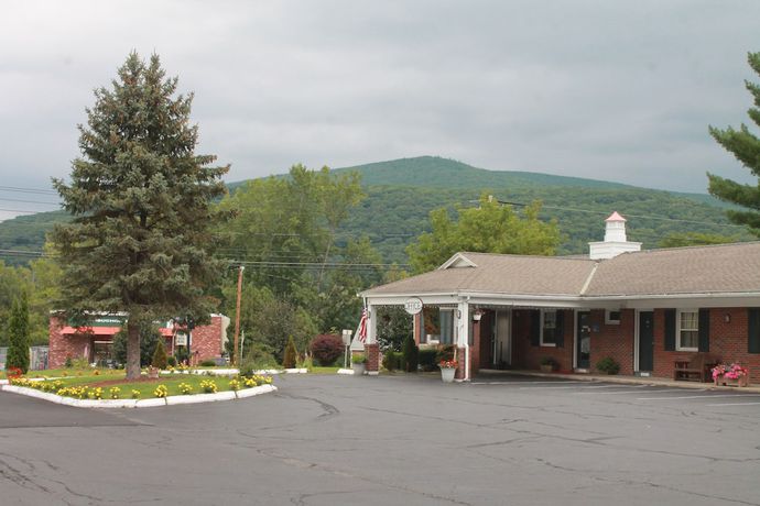 Imagen general del Hotel Howard Johnson by Wyndham Williamstown. Foto 2