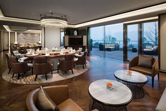 Imagen del bar/restaurante del Hotel Howard Johnson by Wyndham Yacht Club Hotel Changsha. Foto 5