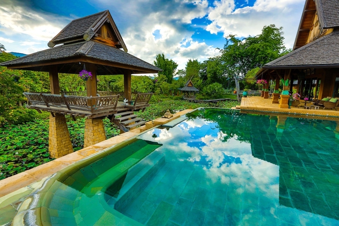 Imagen de la piscina del Hotel Howie's Homestay. Foto 18