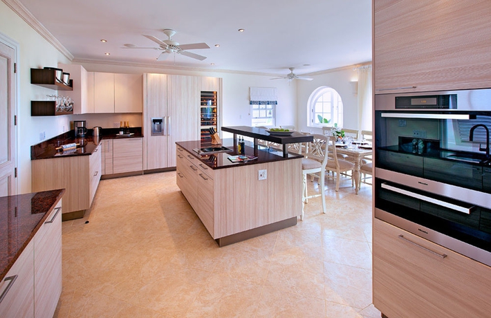 Imagen del bar/restaurante del Hotel Howzat Royal Westmoreland By Island Villas. Foto 2