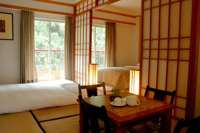 Imagen de la habitación del Hotel Hoya Hot Springs. Foto 4