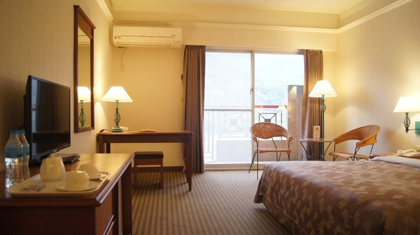 Imagen de la habitación del Hotel Hoya Hot Springs. Foto 10